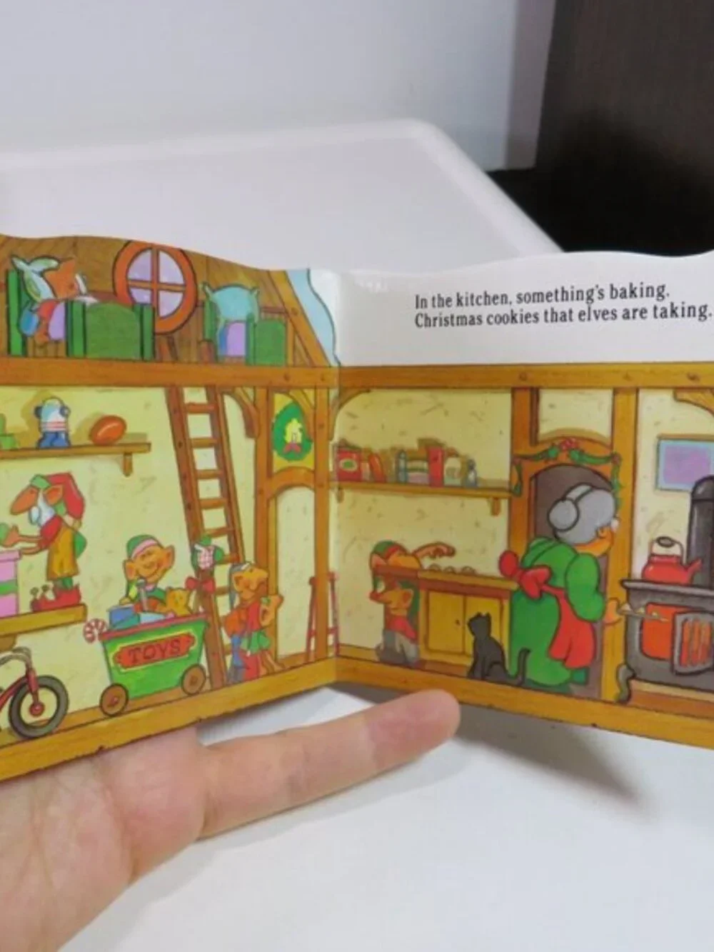 Santa’s Christmas Story Tray 1991, Vintage 22 Mini Board Books Stand Up Decor
